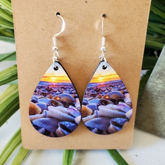 Sea Shells Beach Teardrop Earrings - Picture 10 of 11